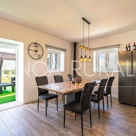 Rural Triana Country house *